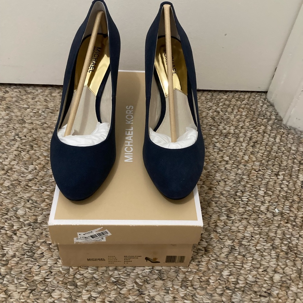 Brand New Michael Kors shoes, size 9, Navy Blue